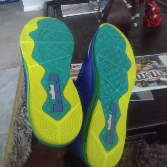 Shoes - Picture 3 of 3